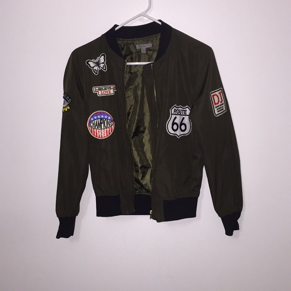Cute army green bomber jacket with patches